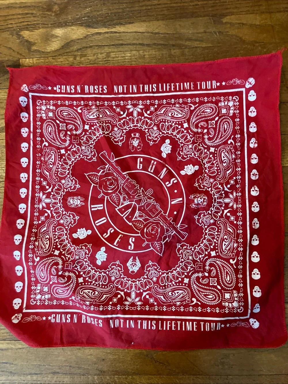 Guns N' Roses Red 'Not In This Lifetime' Bandana